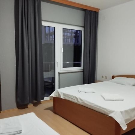 Hotel Ariston ストルガ エクステリア 写真