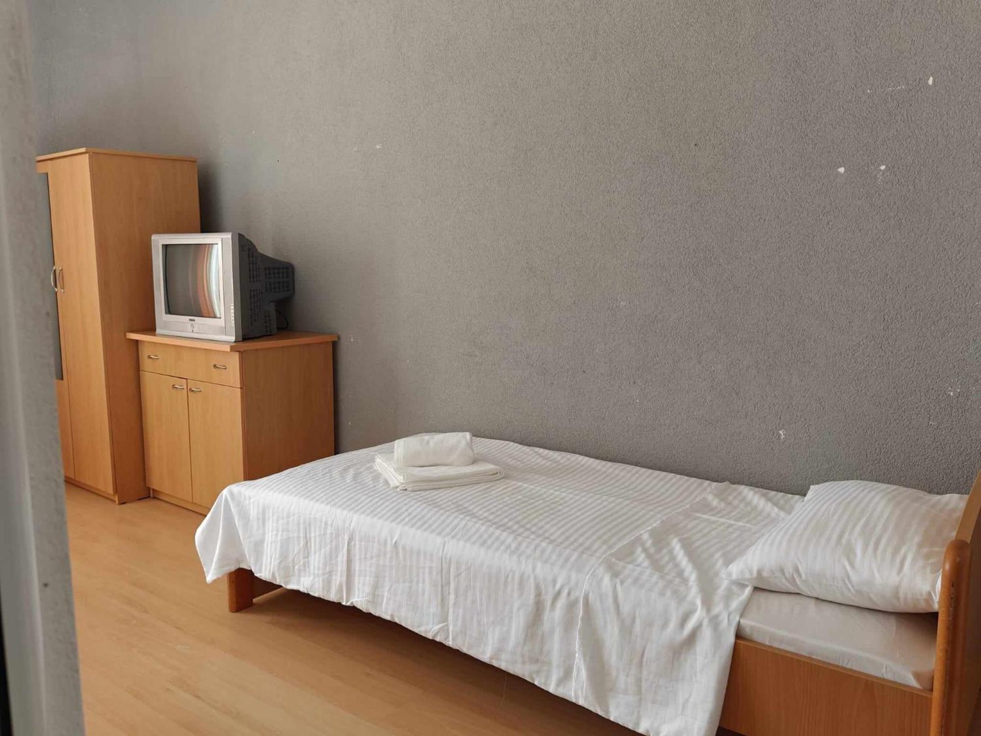 Hotel Ariston ストルガ エクステリア 写真